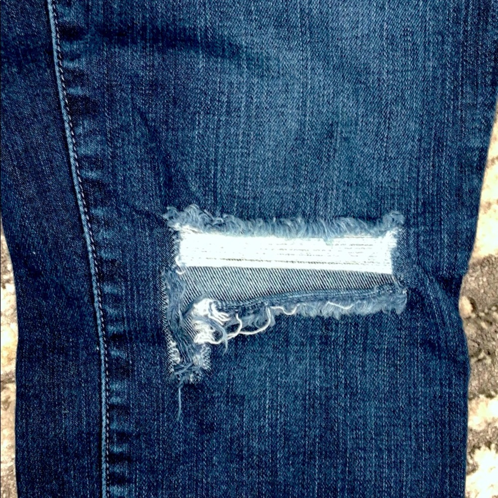 FRAME Le Skinny de Jeanne Distressed Jeans - Picture 15 of 15